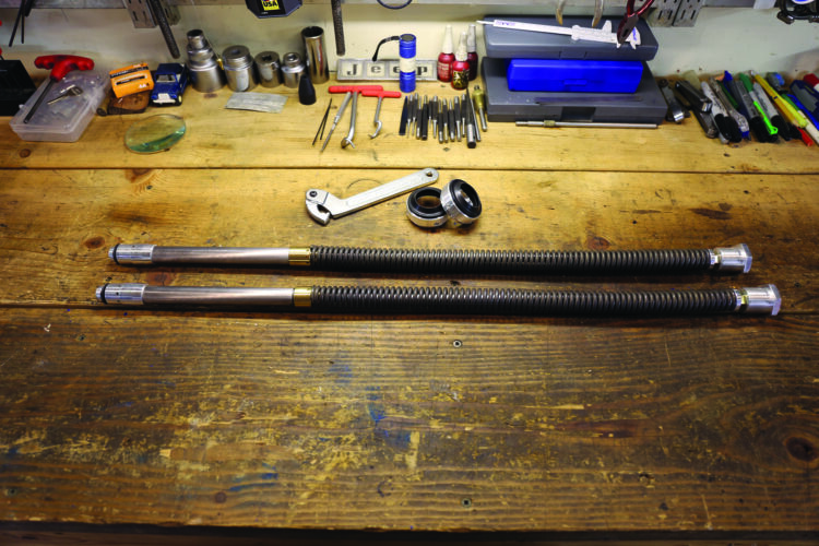 Installing Norton Commando Lansdowne Adjustable Dampers